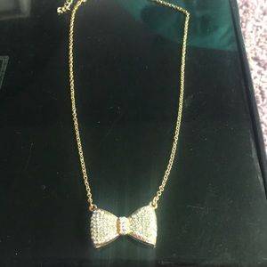 Bow necklace